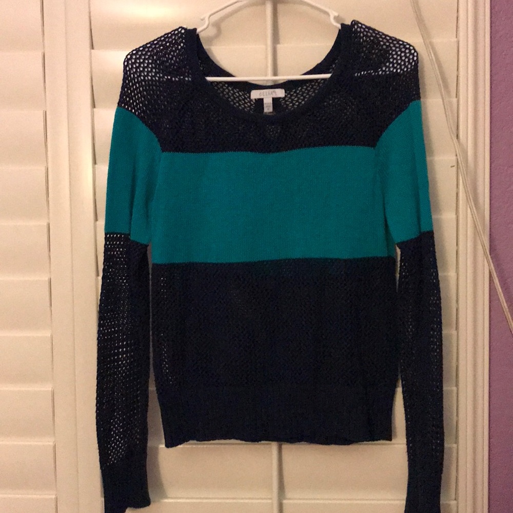 Long sleeve hole top